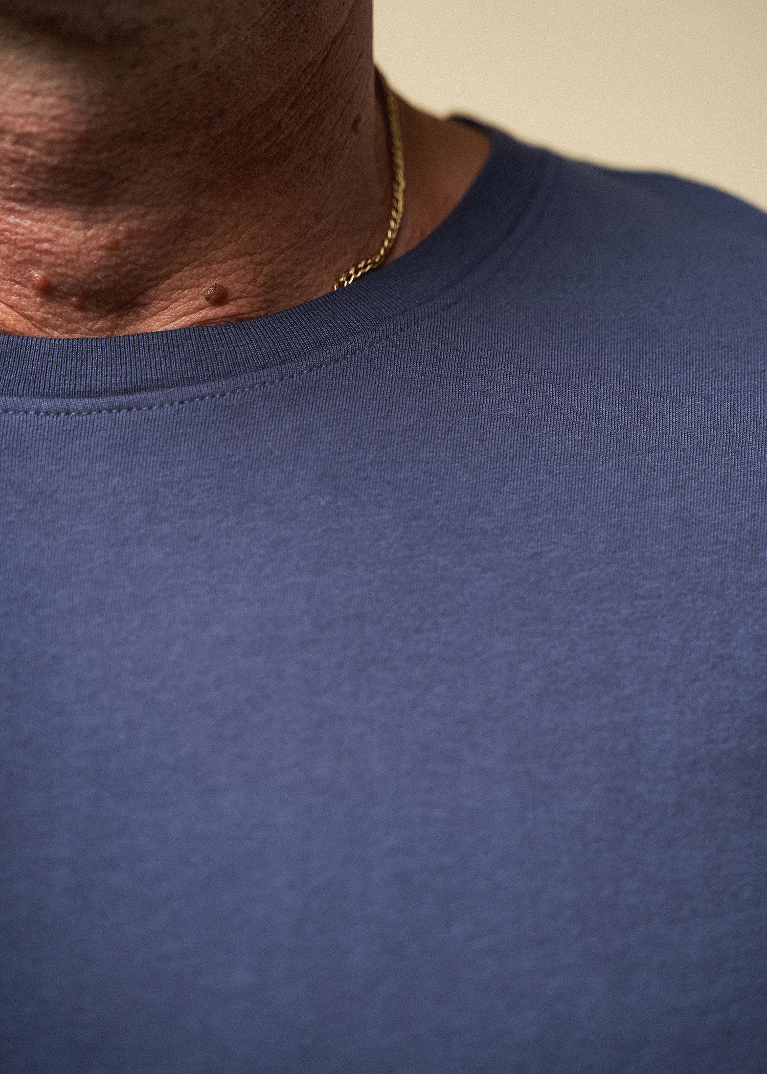 Longjohn-tallmens-garmentdyed-teeshirt-midnightblue-detail