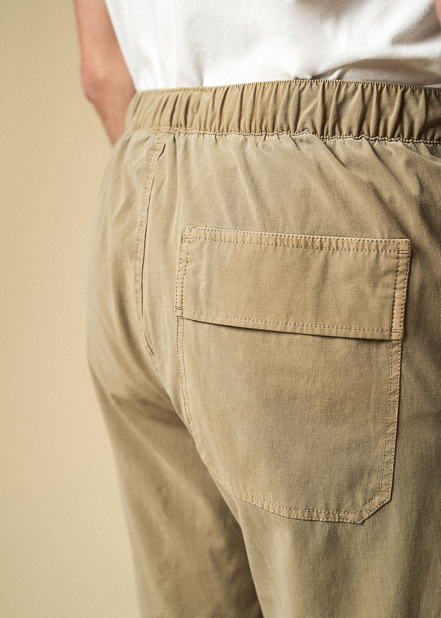 tall_mens_Deck_shorts_buck-backdetail